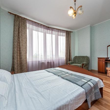 Комфортная Квартира На Метро Осокорки Kiev Eksteriør billede