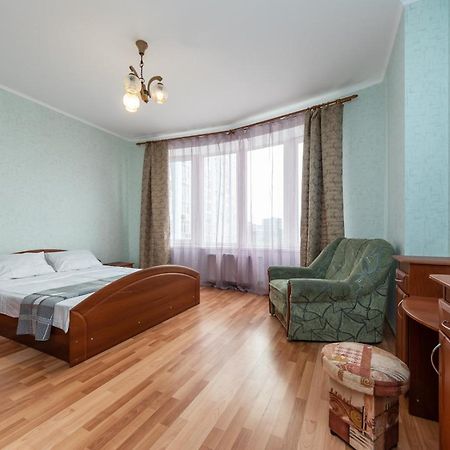 Комфортная Квартира На Метро Осокорки Kiev Eksteriør billede