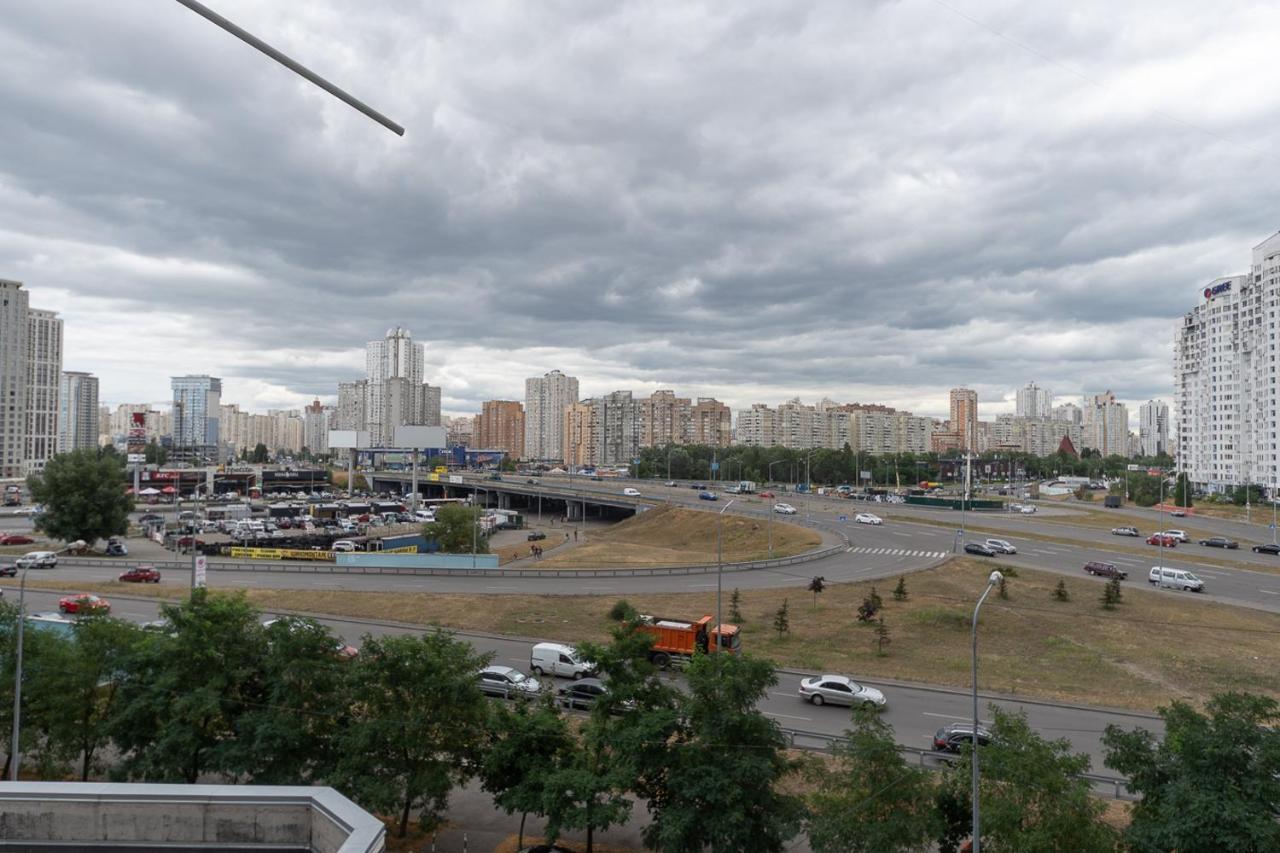 Комфортная Квартира На Метро Осокорки Kiev Eksteriør billede